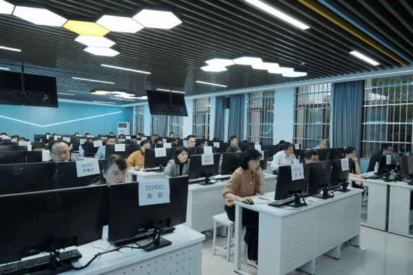 我校成功承办“强内审,促发展”职业技能竞赛复赛网络技术服务